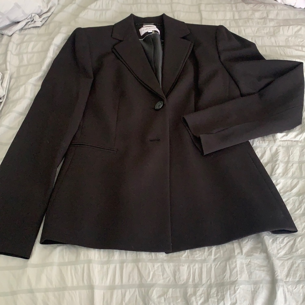 Black Calvin Klein blazer. Worn 1 time.P